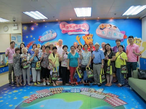 The visit of elderly volunteers of the Associação Promotora do Desenvolvimento de Macau
